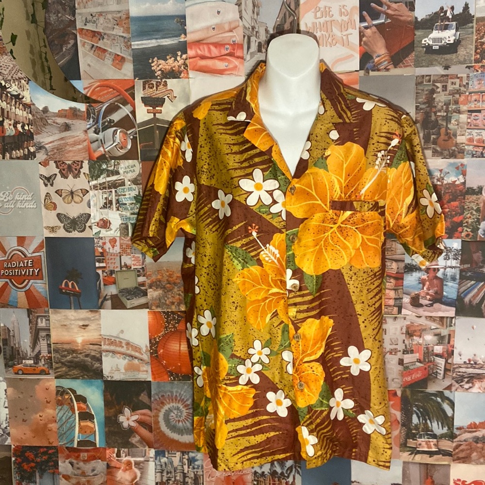 Vintage Barefoot in Paradise Women’s Hawaiian Short Sleeve Button Down Shirt